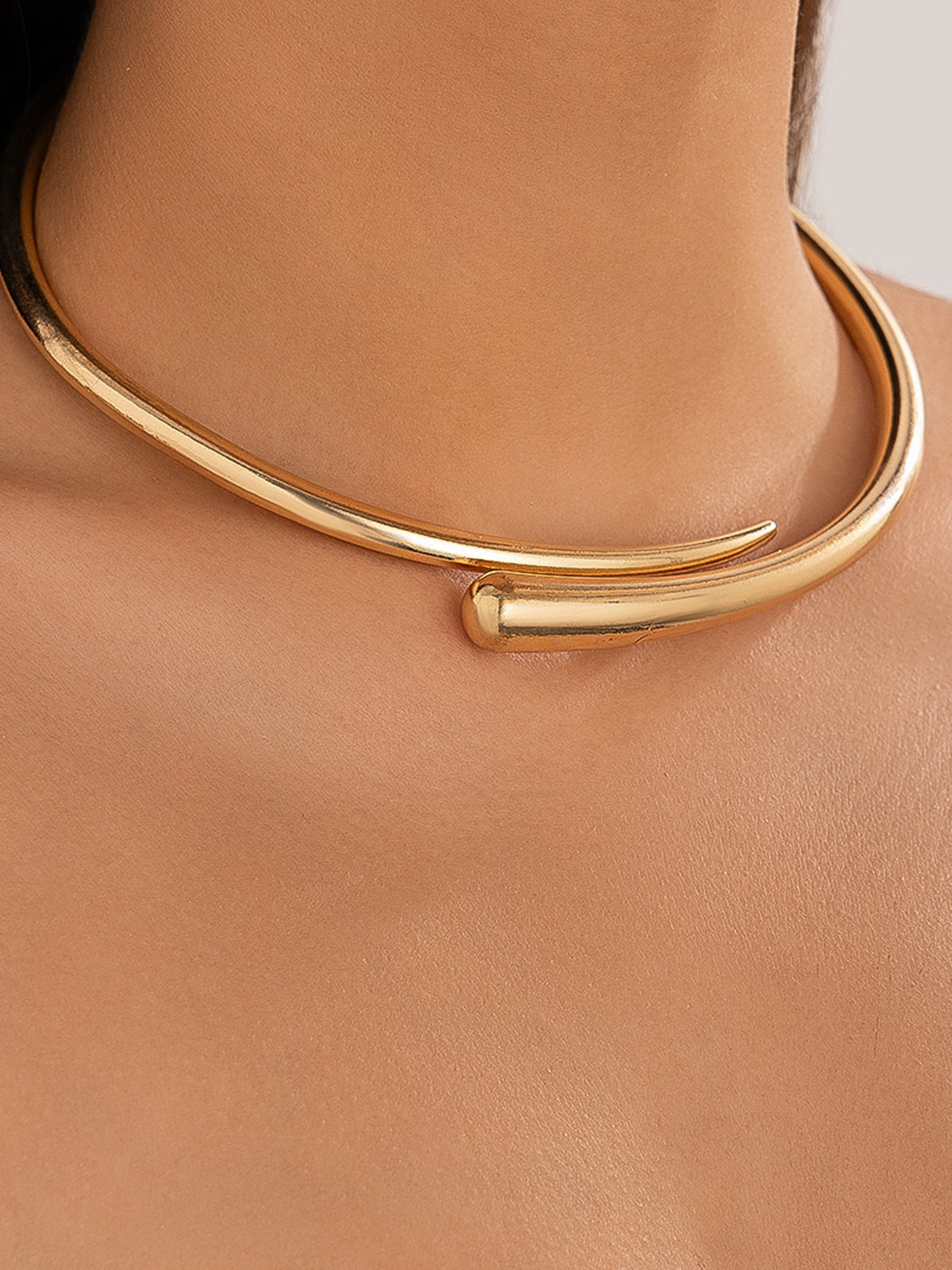 Elegant Open Collar Necklace - Minimalist Style for Every Occasion