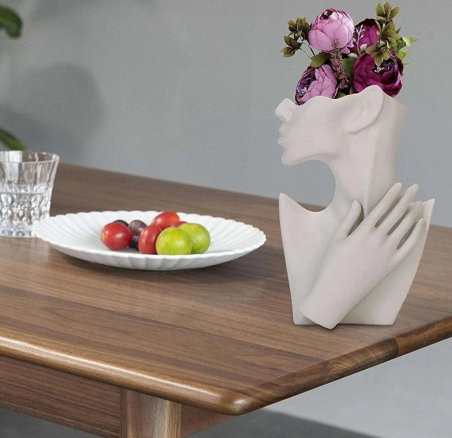 Goddess Bloom Modern Neck Vases – Artistic Home Décor