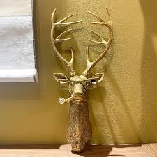 GoldenHead Artistic Wall Hook – Unique Animal-Inspired Organizer