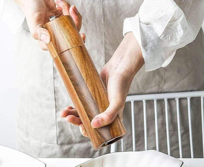 Premium Wooden Pepper Grinder – Handcrafted Kitchen Essential