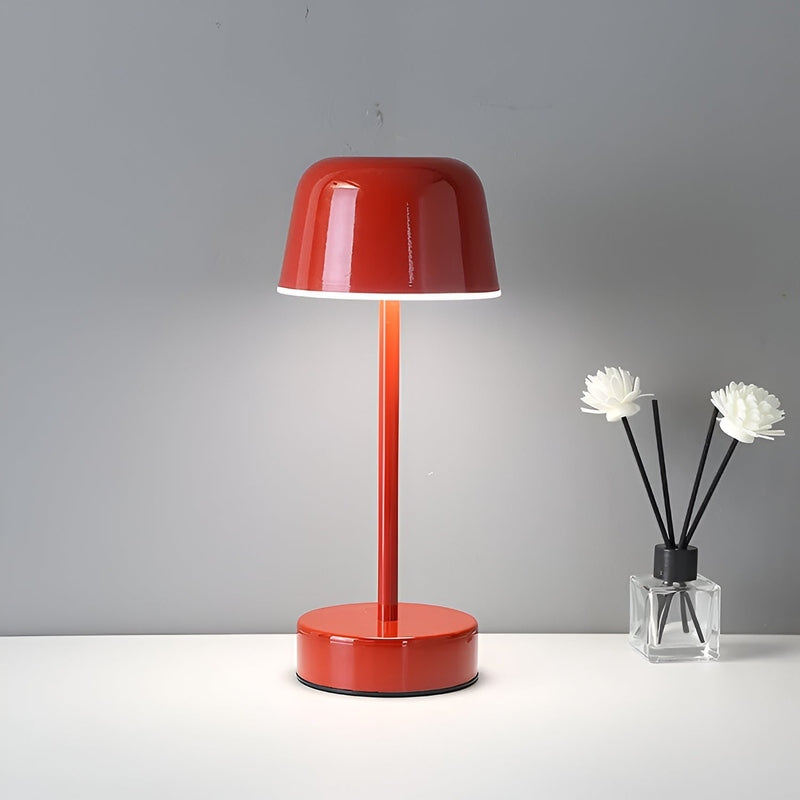 Modern Table Lamp – Wireless and Minimalistic Lighting Solution