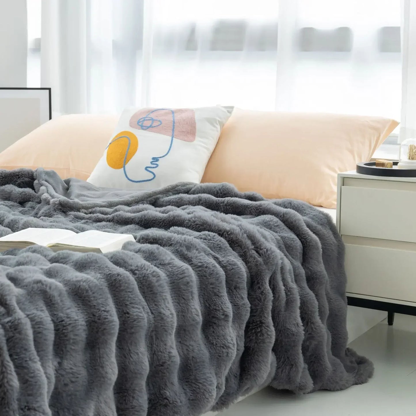 Ultra Soft Flannel Blanket - Cozy and Warm for Any Room