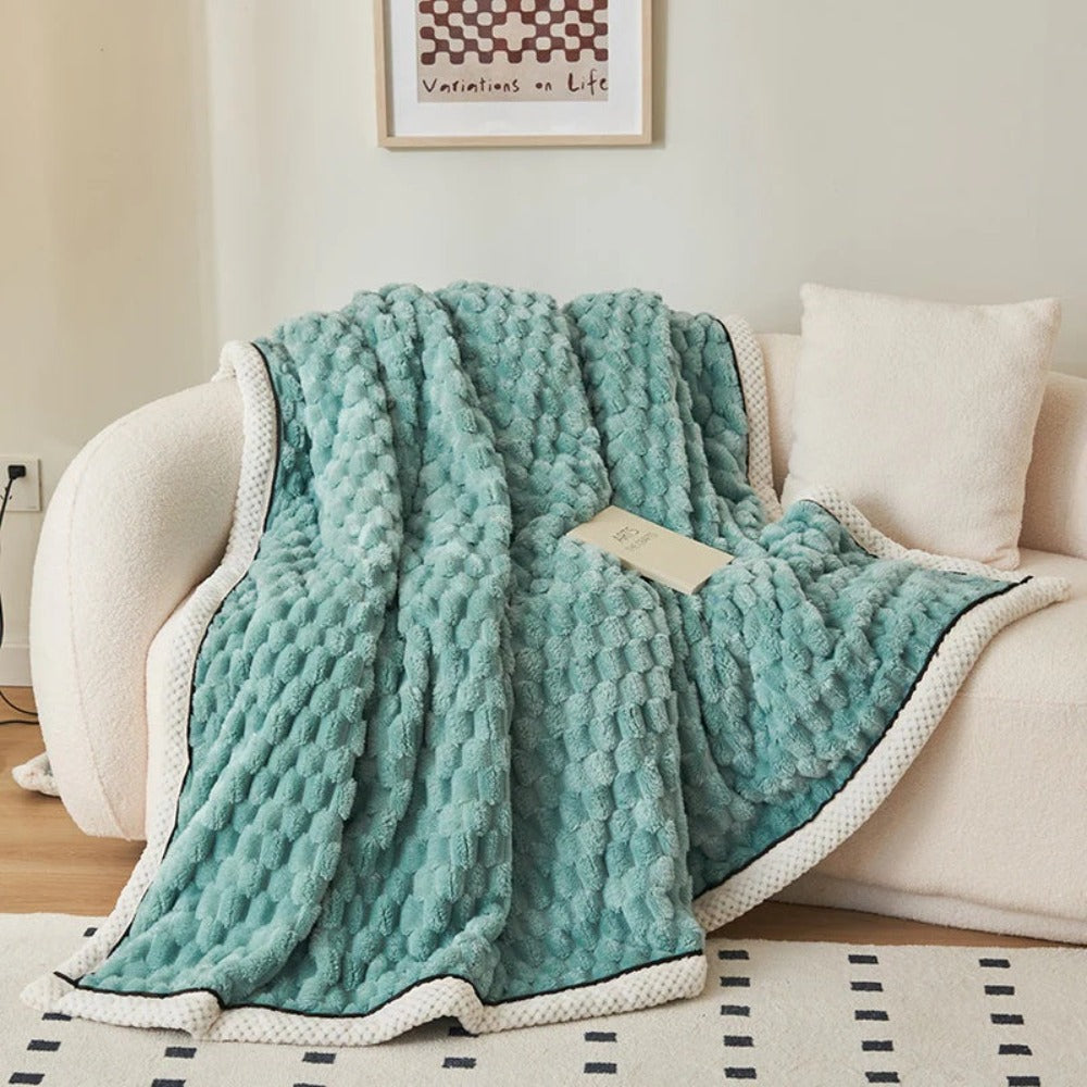 Luxurious Textured Blanket for Cozy Comfort and Style