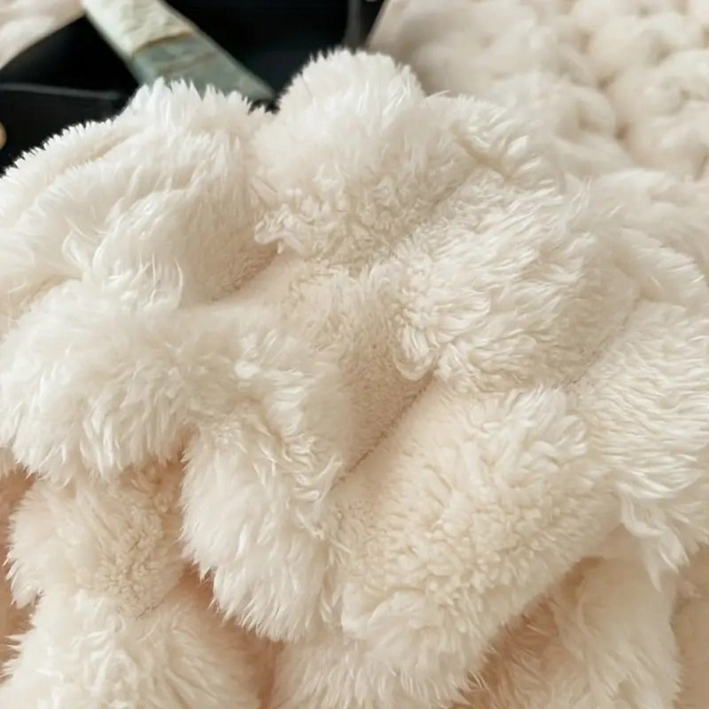 Luxurious Textured Blanket for Cozy Comfort and Style